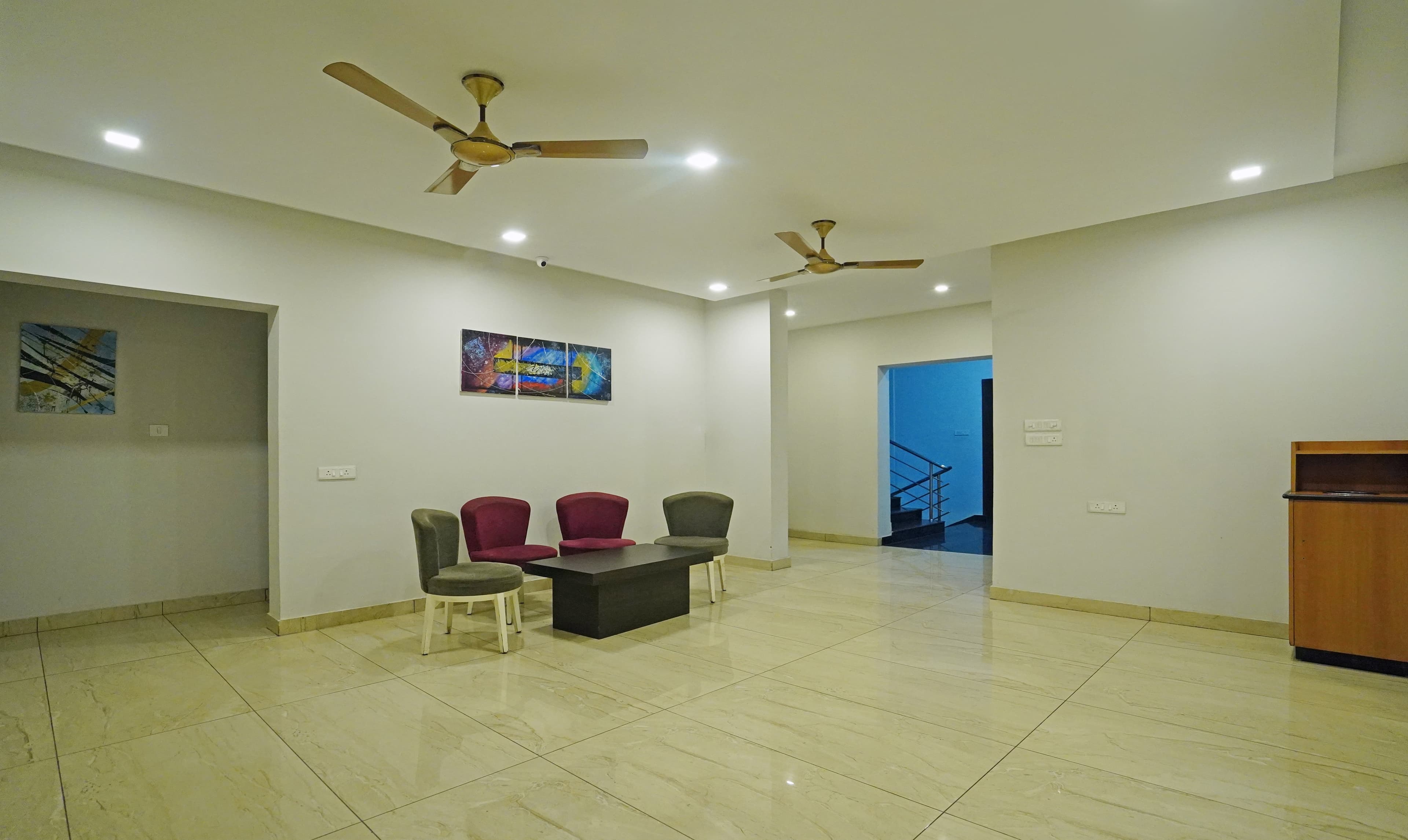 LazyStay Grand interior