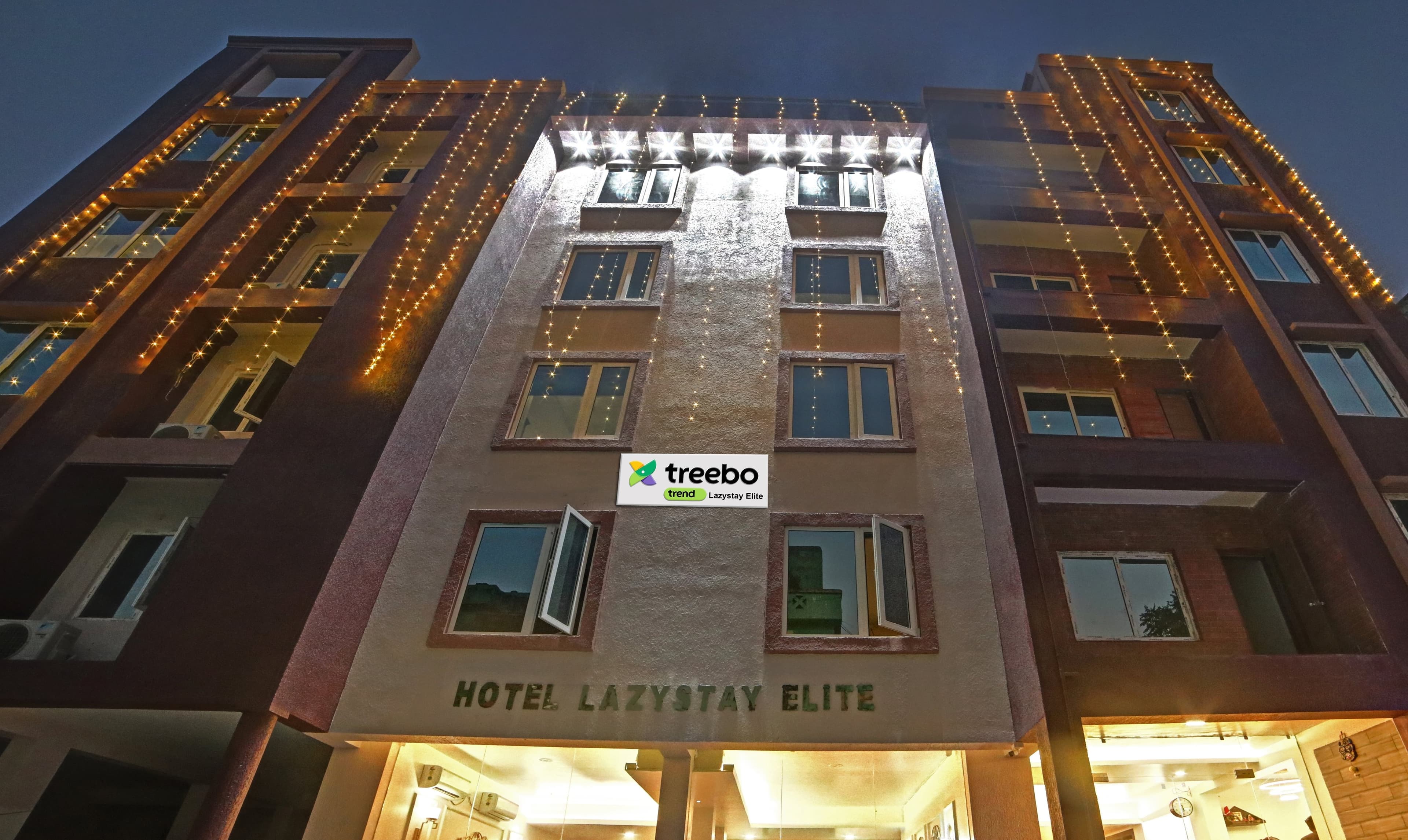 LazyStay Elite interior