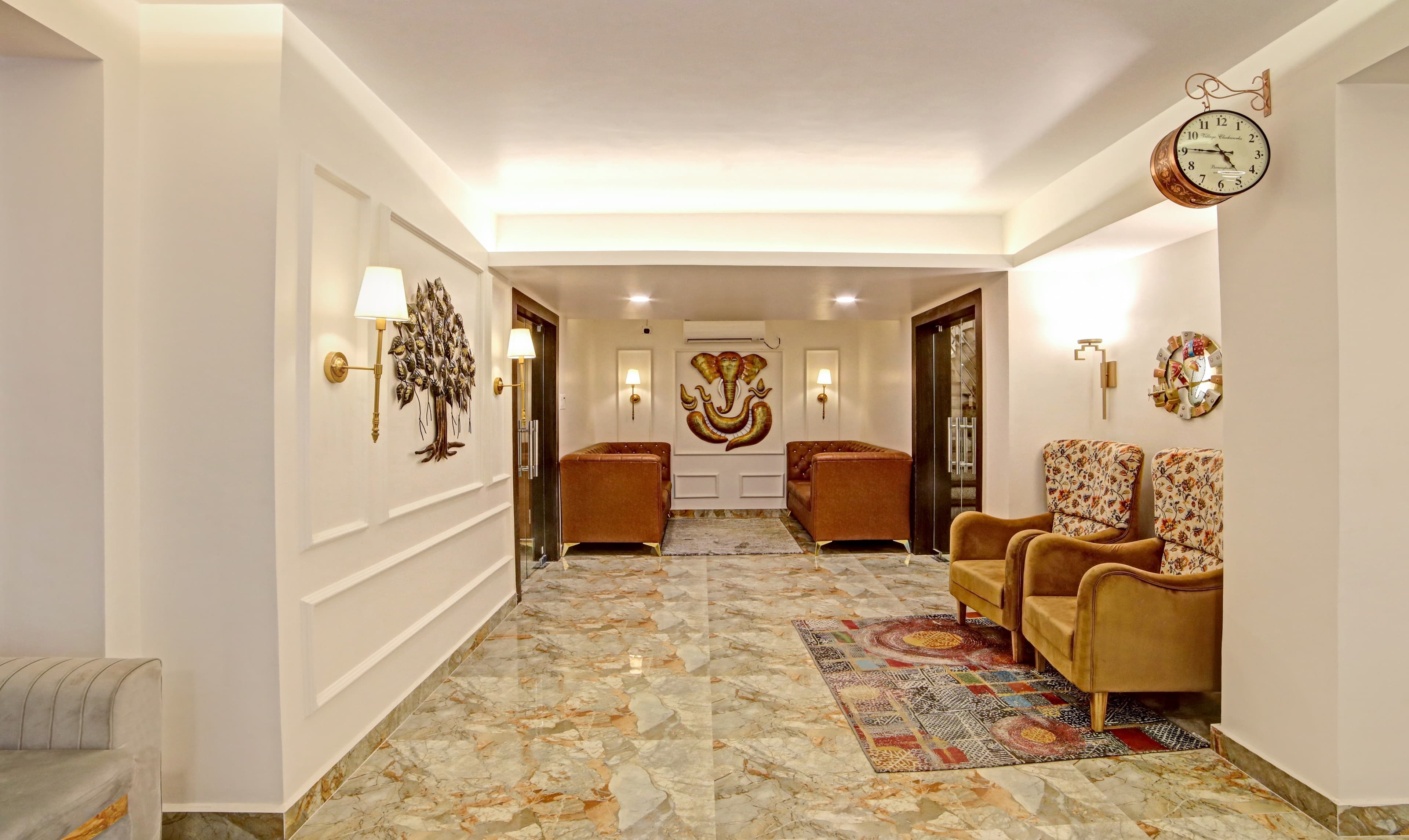 LazyStay Elite interior